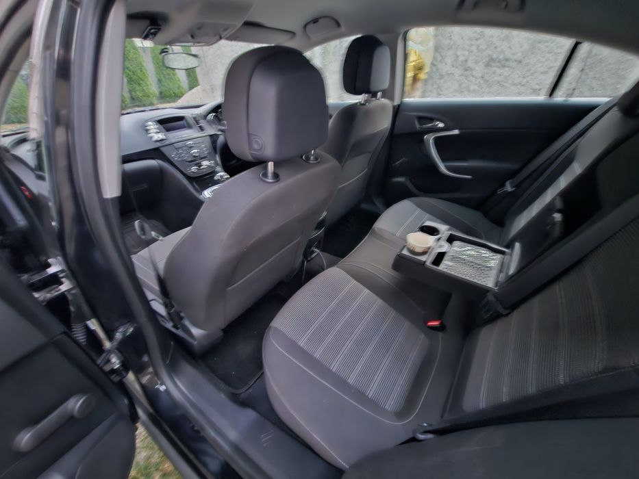 Vìnd Opel Insignia impecabil.