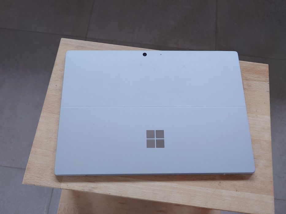 Surface Pro 7 i5, 8GB RAM, 128GB SSD - porneste dar nu booteaza