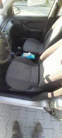 Ford focus 1.6 benzina 2002.74kw.A.C