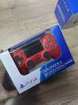Игровой контроллер Sony Dualshock 4 v2 красный