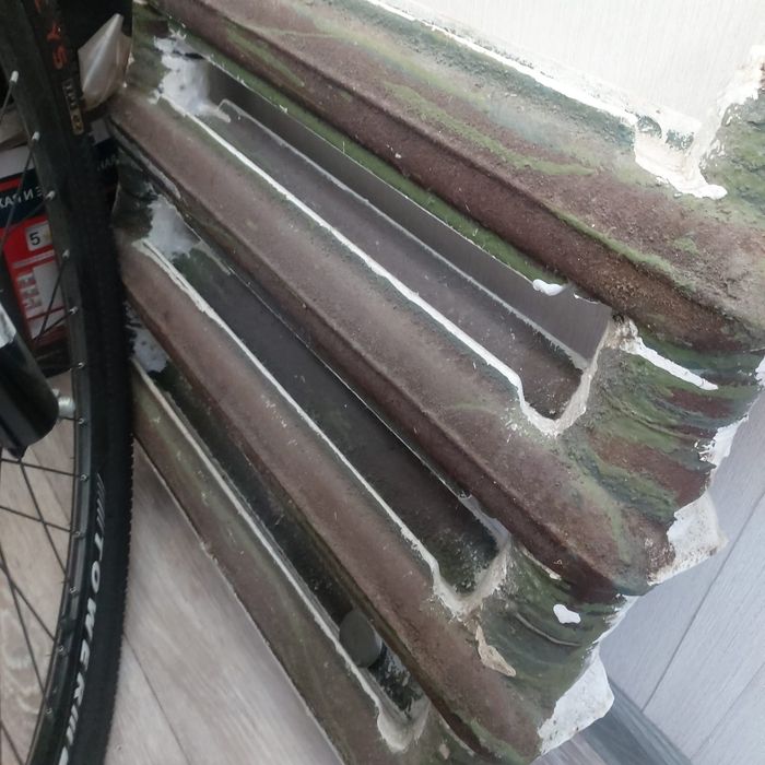 Продам чугунную батарею