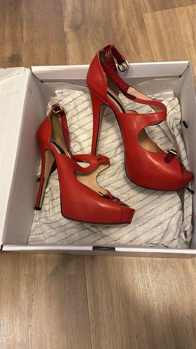 Sandale rosii Musette