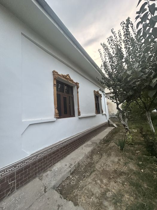 Кувасой шаҳри марказида хонадон сотилади