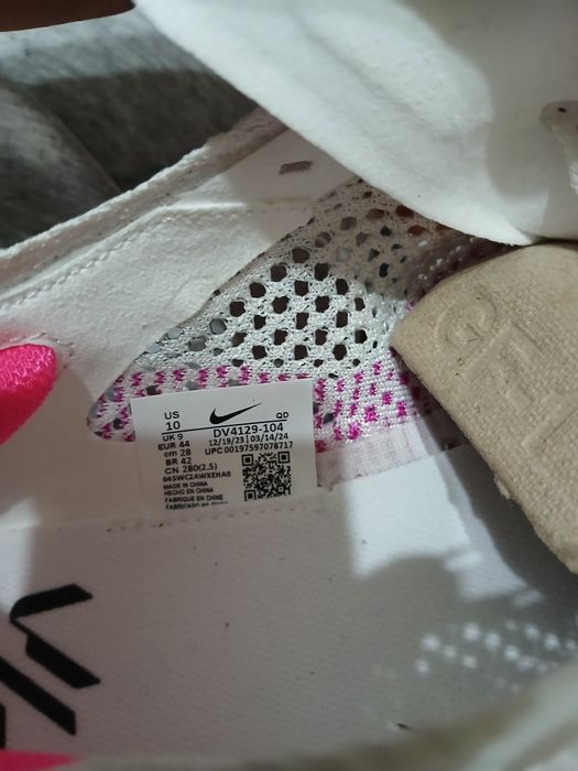 Vând adidași Nike noi