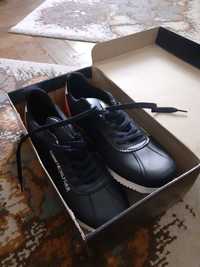 Tommy Hilfiger pantofi