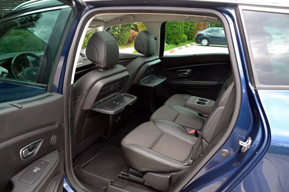 Scenic  Bose/ Automat/ Trapa/ Distronic / Lane Assist