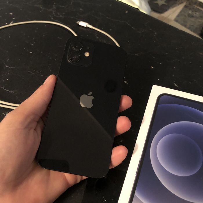 Iphone 12 negru 68 gb