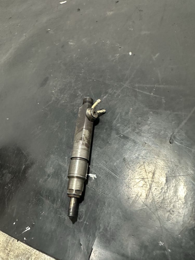 Injector volkswagen vw T4 2.5 TDI ACV AJT 074130201C
