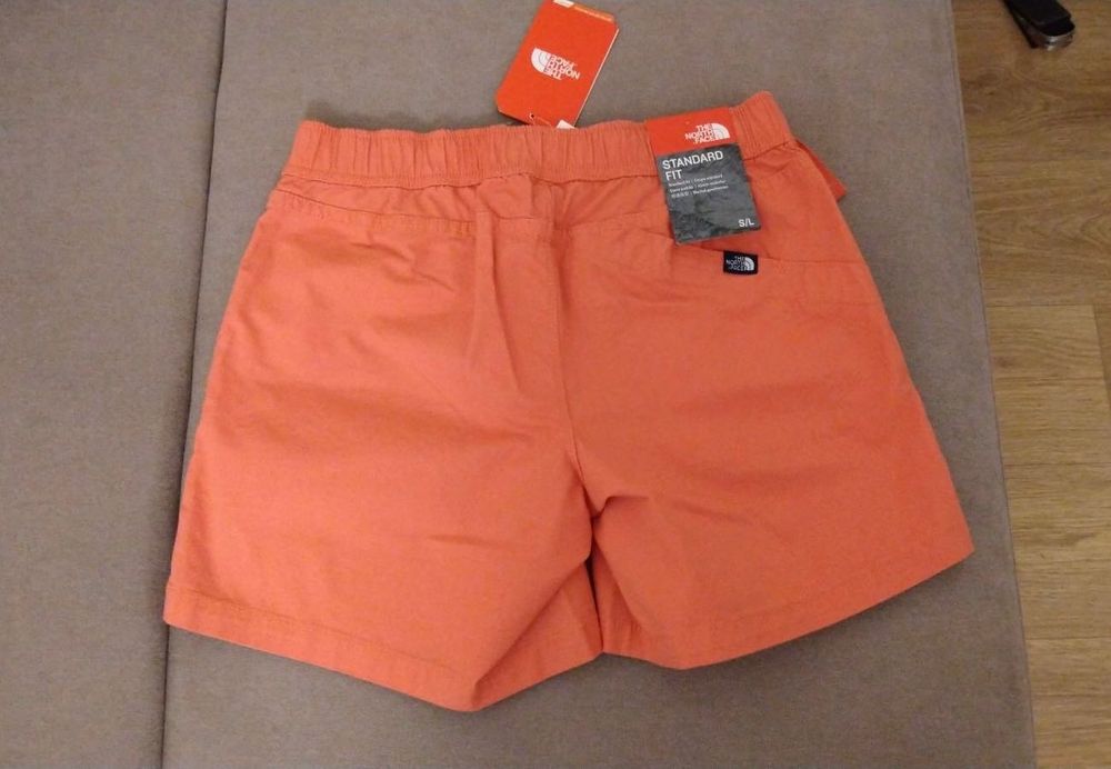 The North Face къси трекинг панталони, размер S, нови
