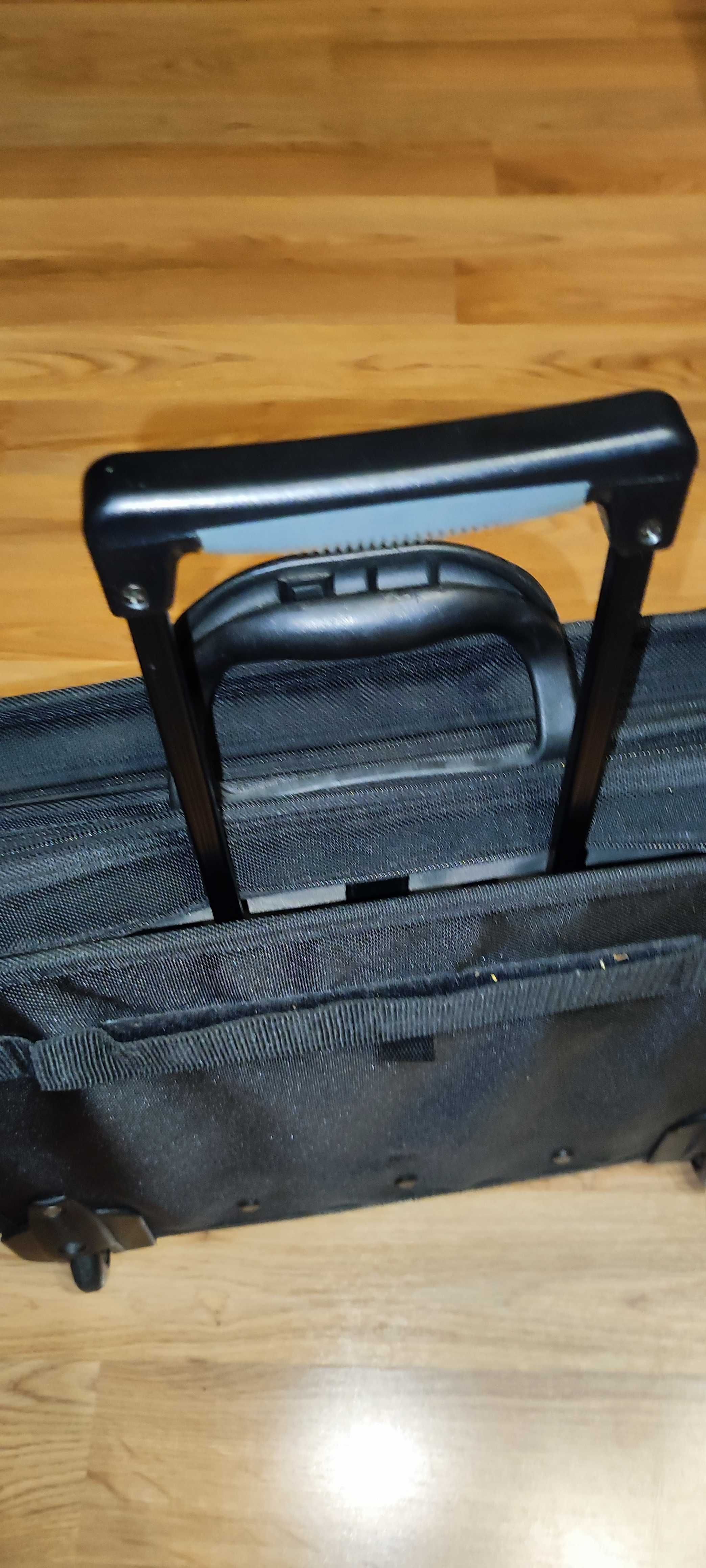 Чанта за лаптоп с колелца IBM