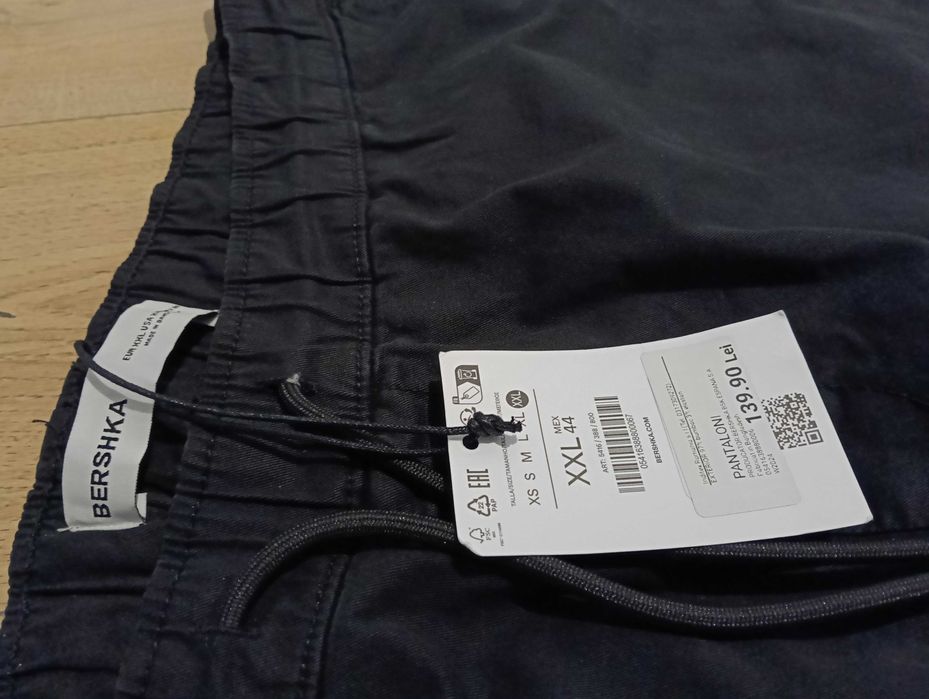 Pantaloni baggy Bershka