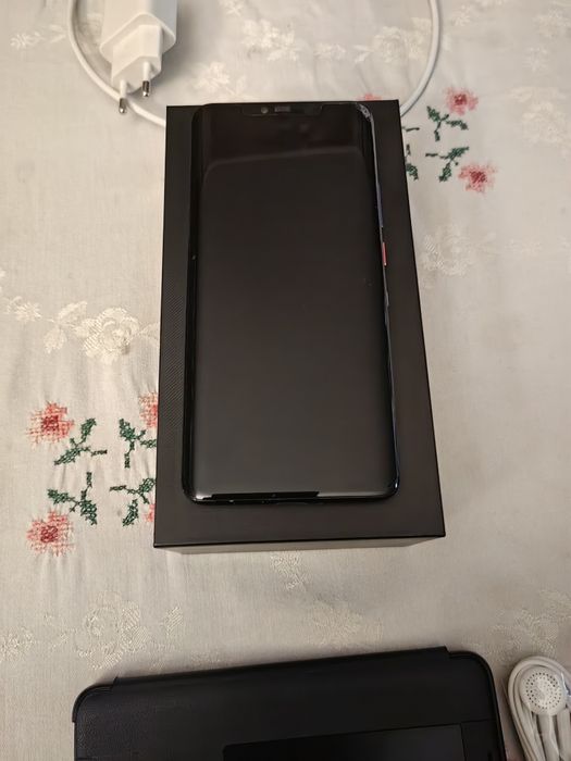 Продавам Huawei mate 20 pro