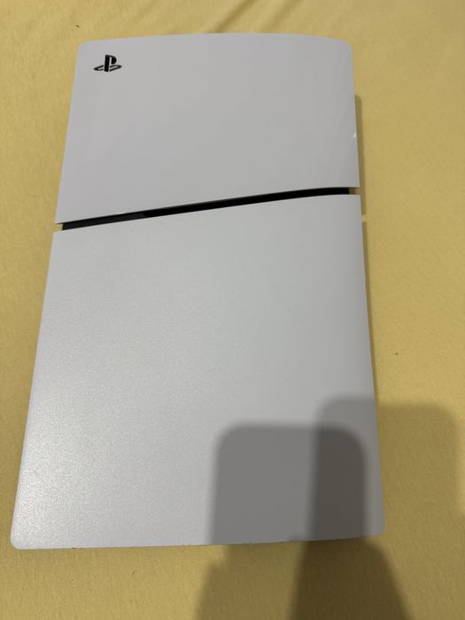 Vand consola playstation 5 digital edition 1TB