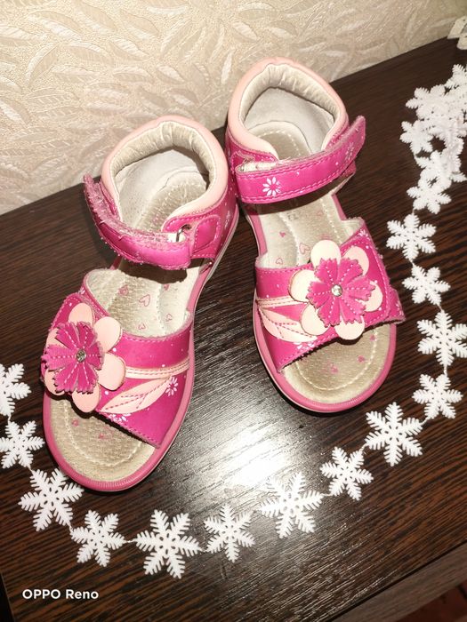 Сандалии для девочки