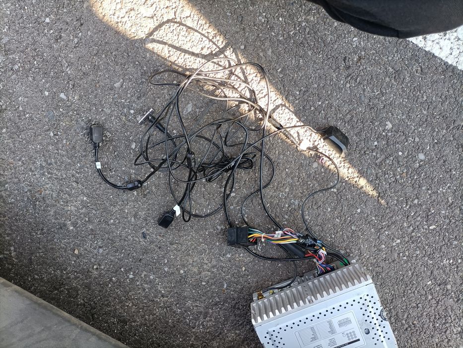 Xtrons TD619G DVD Auto 2 DIN cu Navigatie,accept și schimb jante,roți