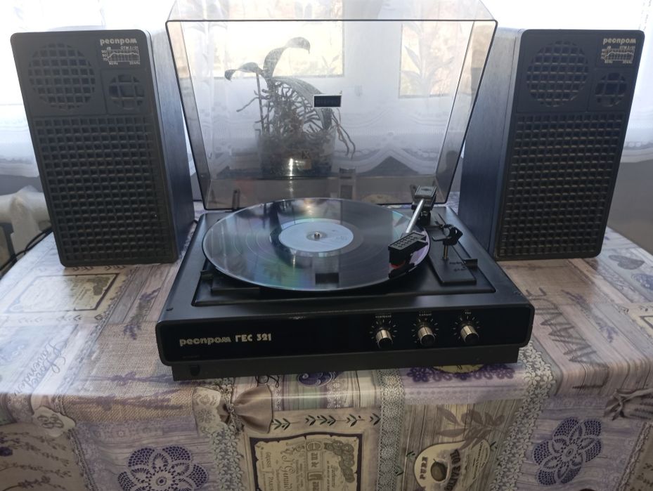 Грамофон Респром ГЕС 321 с тонколони