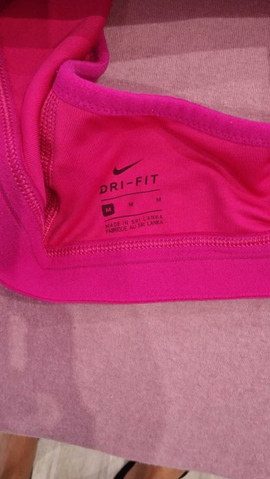 Спортни бюстиета  Nike