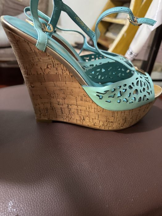 Продам  срочно обувь