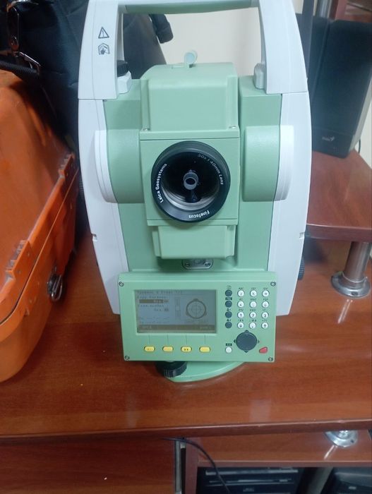 Leica 06 plus sotiladi srochno