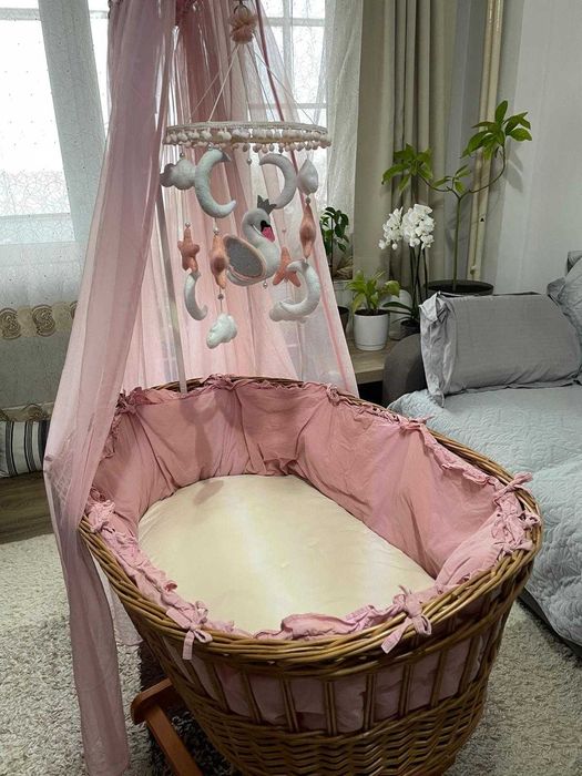 Patut din nuiele pentru bebe