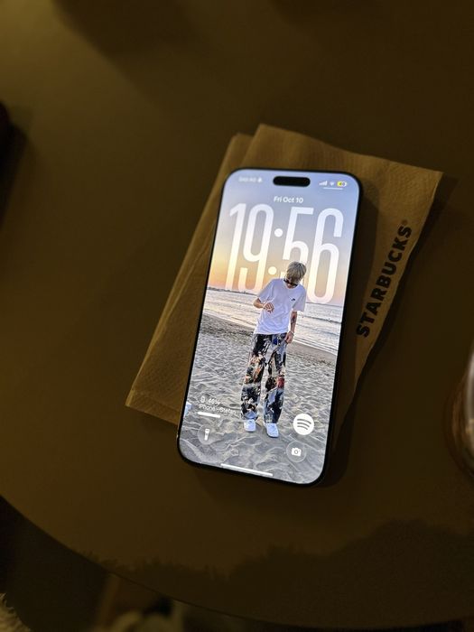 iPhone 16 Pro Max, 256, Desert Titanium înca în garanție