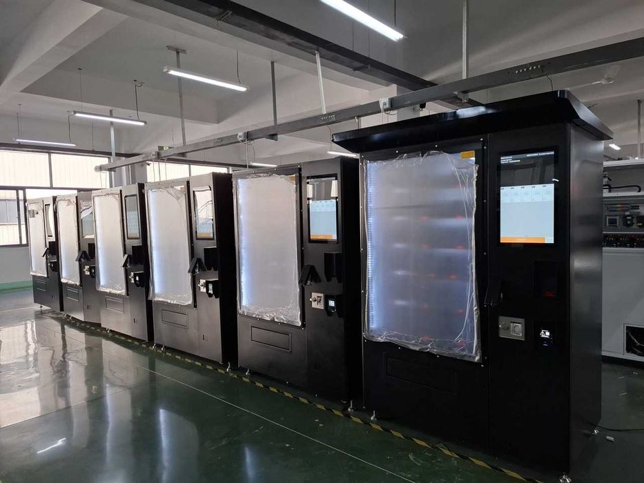 Интелигентен вендинг автомат за външна употреба