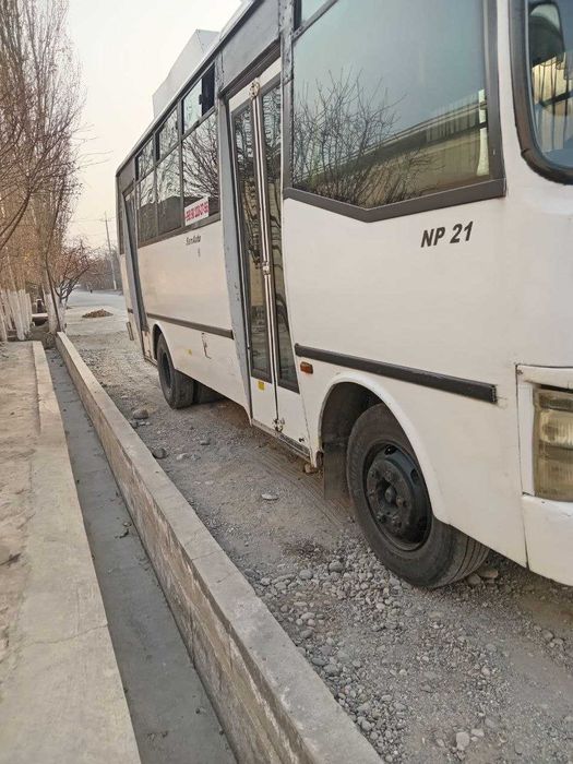 Avtobus Isuzu 2008 Metan