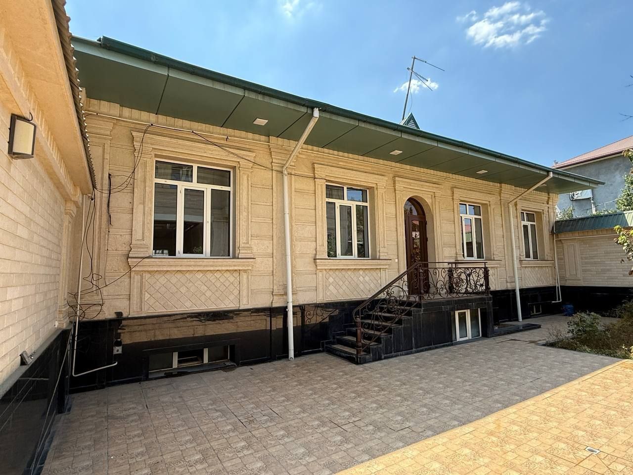 Участок Саламатина! 4.8 соток.  7 комнатная