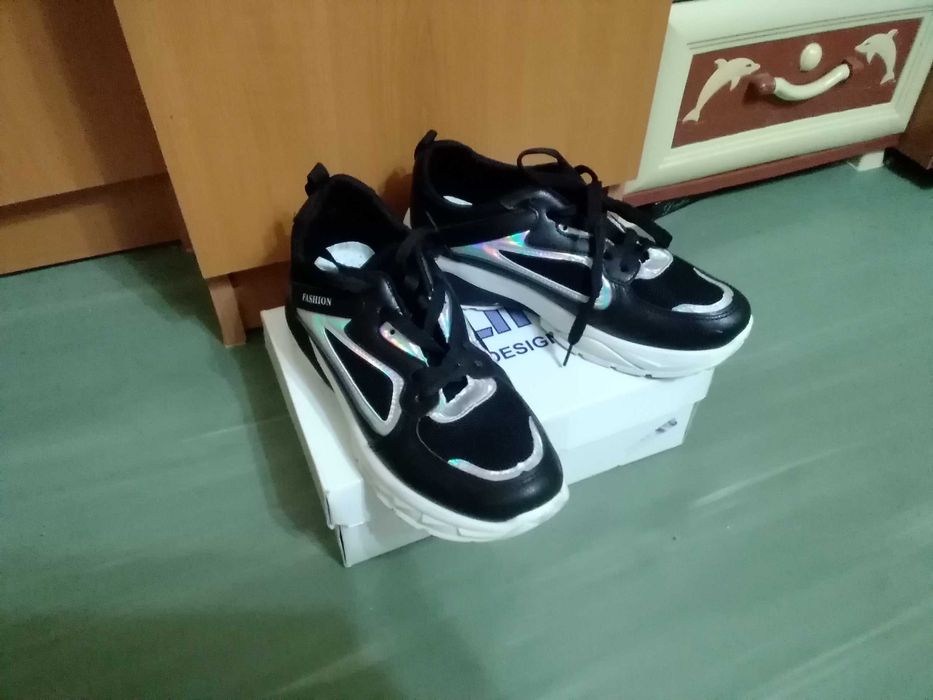 Adidasi/ Pantofi sport Fashion alb-negru, talpa inalta, superbi, 40-41