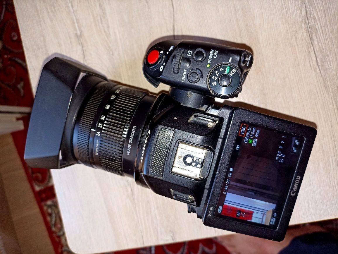 Видеокамера Canon XC 10 4К