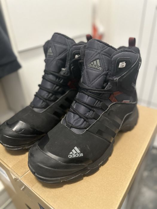 Мъжки зимни обувки Adidas