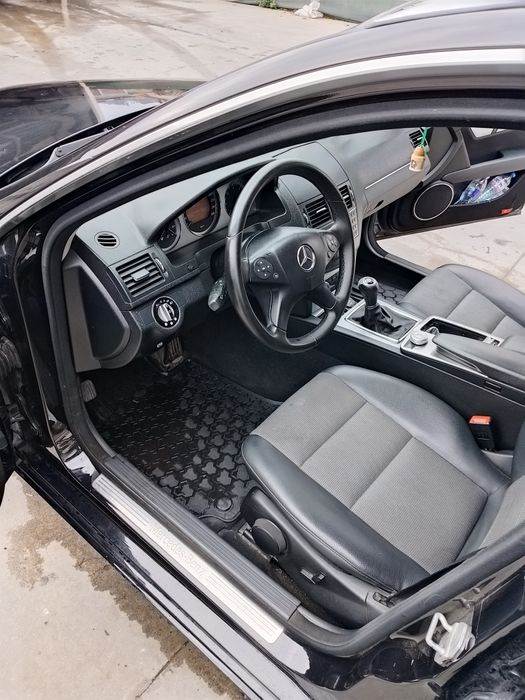 Мерцедес С220 170 коня