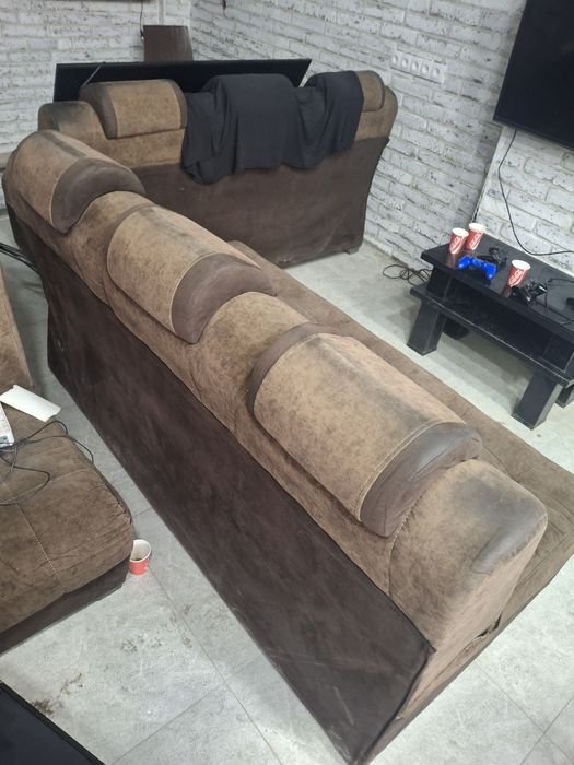 Диван сотилади яхши холатда