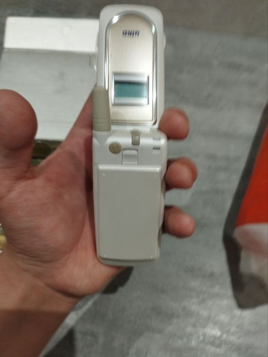 Коллекционный телефон раскладушка работает за границей пришел из США