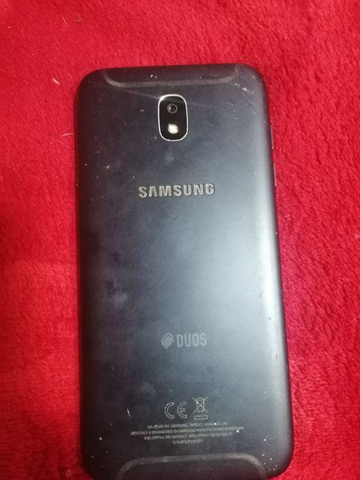 Vand telefoane defecte