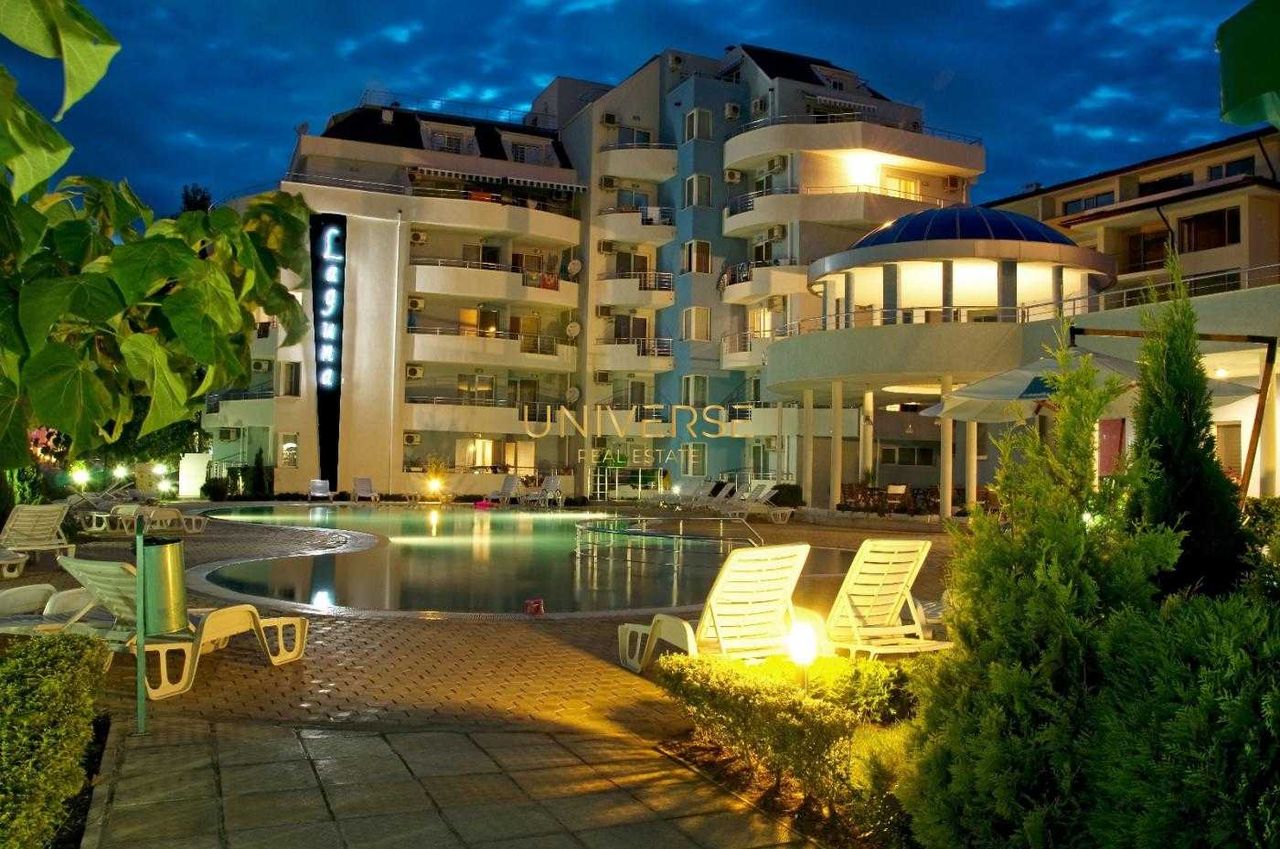 Продава се Двустаен апартамент в к.к. Слънчев бряг - 65 кв.м за 1070 €/кв.м - Снимка #11