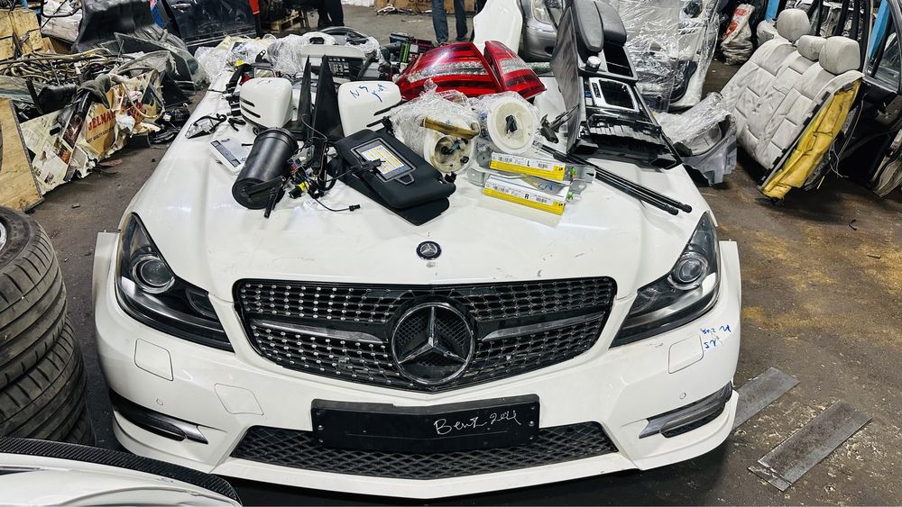 W204 Рестайлинг мерседес контрактный двигатель акпп бу запчасть разбор
