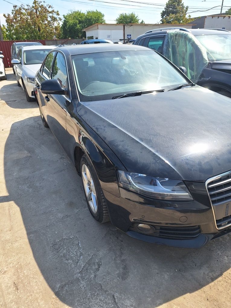 Dezmembram Audi a4 b8 2.0 tdi cod motor caga cutie manuala 6+1