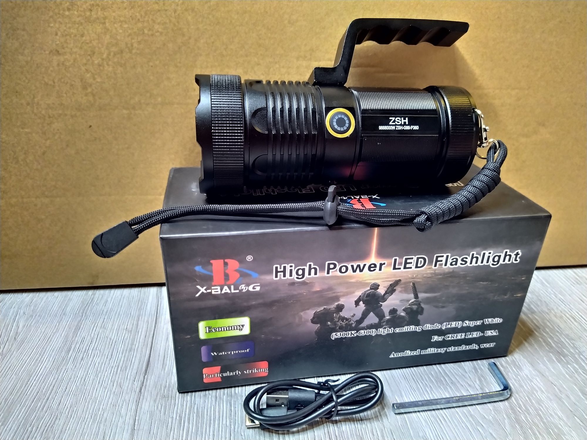 Lanterna XHP360 cu 36 de Nuclee +Turbo,  MANER, ZOOM, Display Digital