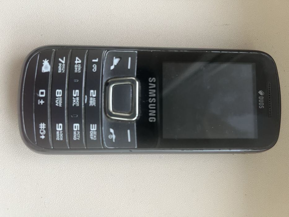 Сотовый телефон Самсунг GT-E2252