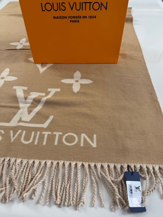 Louis Vuitton-Оригинален чисто нов дамски есенно-зимен шал от кашмир