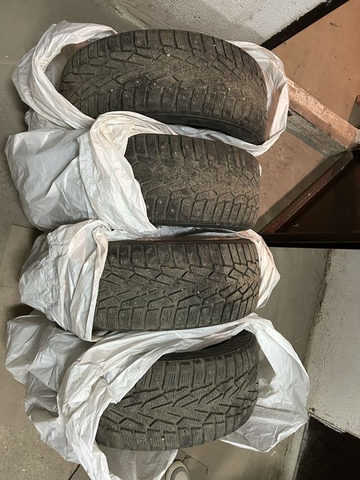 Продам зимние шины 205/55 R16