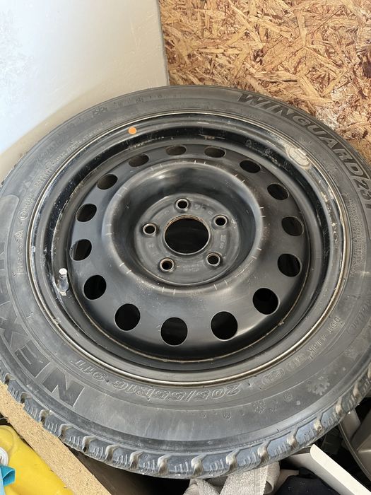 Комплект дисков с зимними шинами