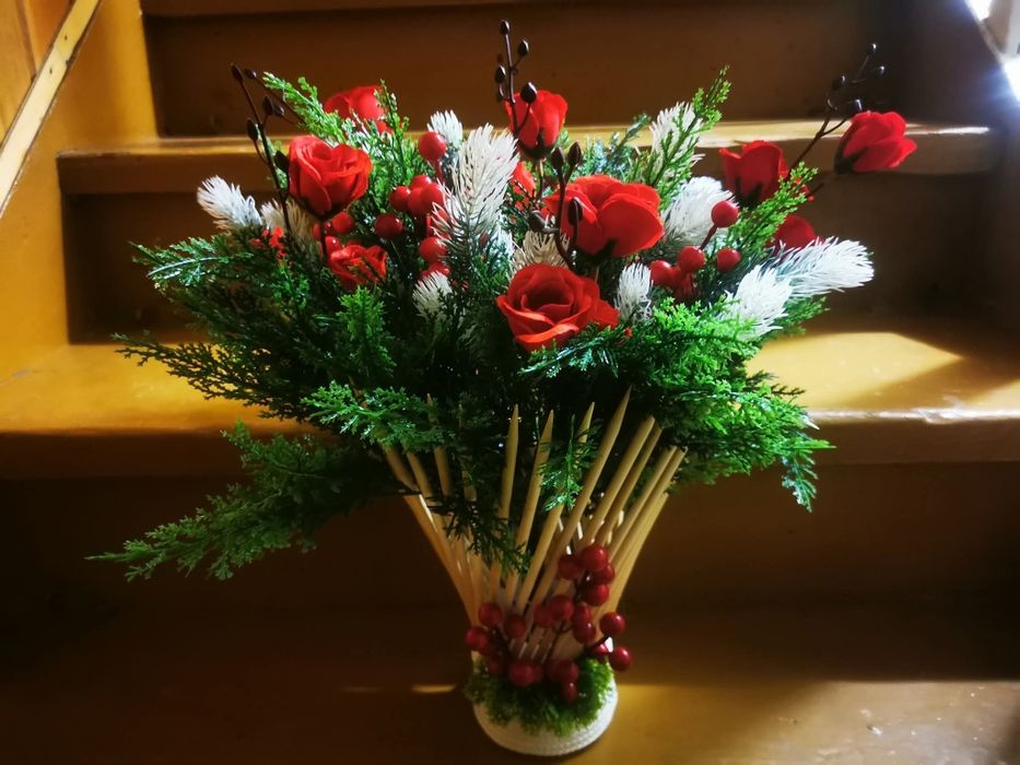 Ornament coș cu flori