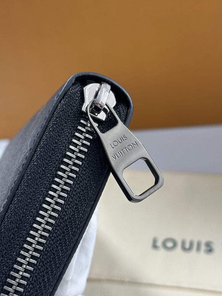 Portofel Louis Vuitton Zippy Black