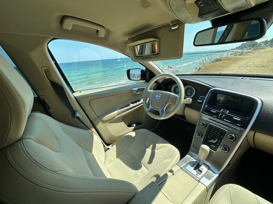 Volvo XC60 + 2 комплекта джанти с нови зимни гуми