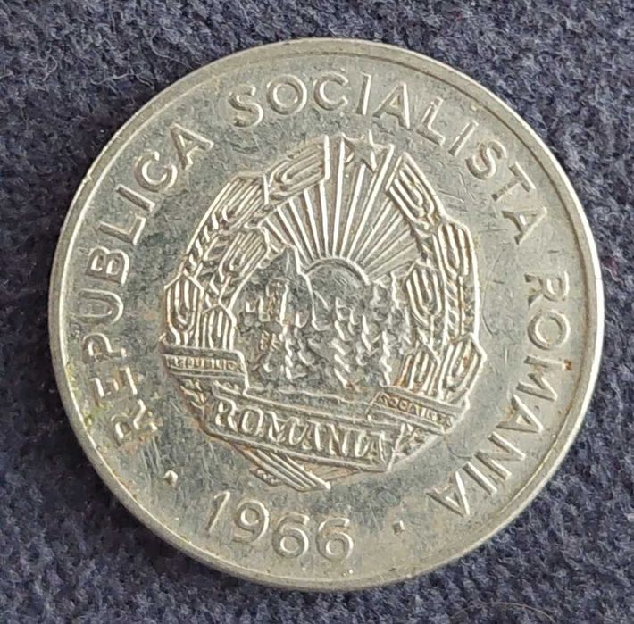 Vand monede de colecție