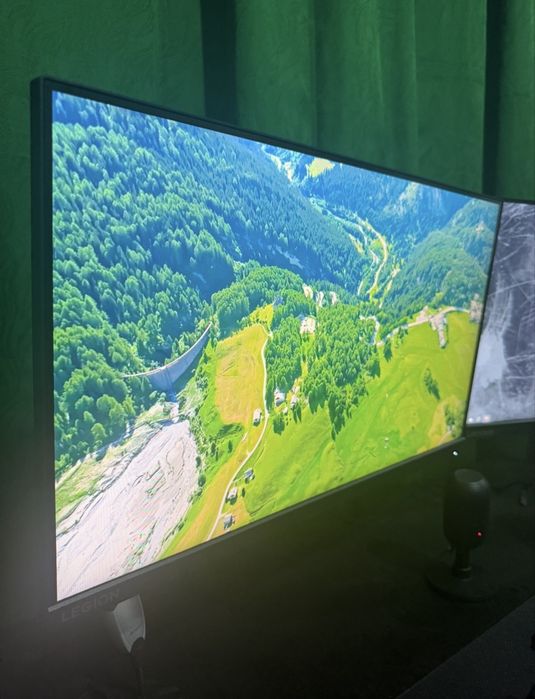 Vand monitor gaming Legion 240hz