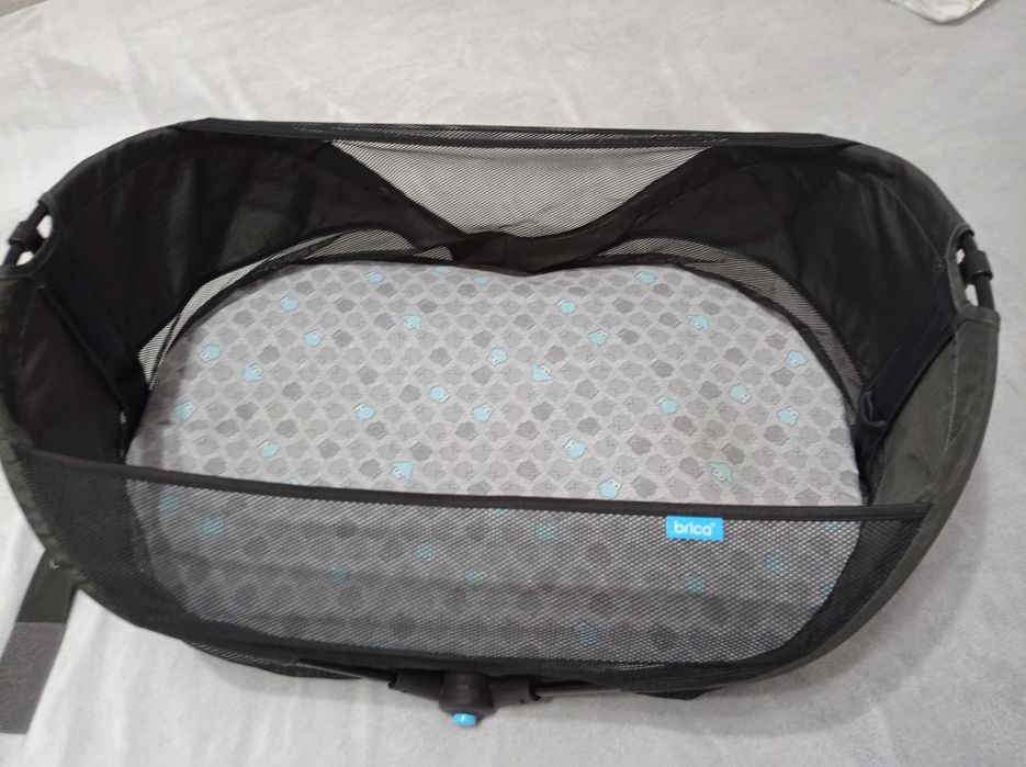 Vând pătuț pliabil portabil