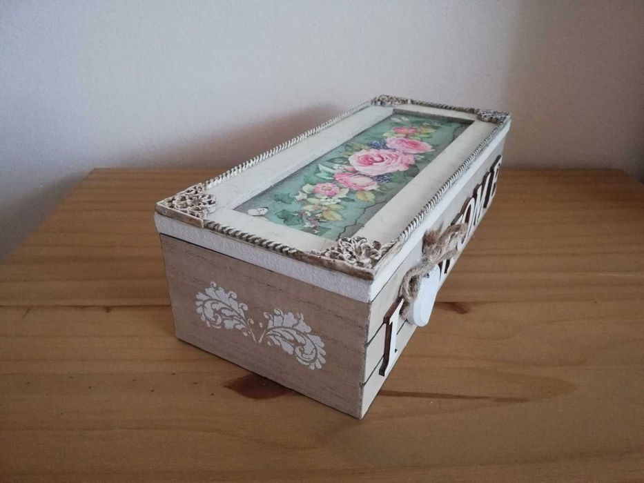 Кутия дървена с три отделения РЪЧНА ДЕКОРАЦИЯ